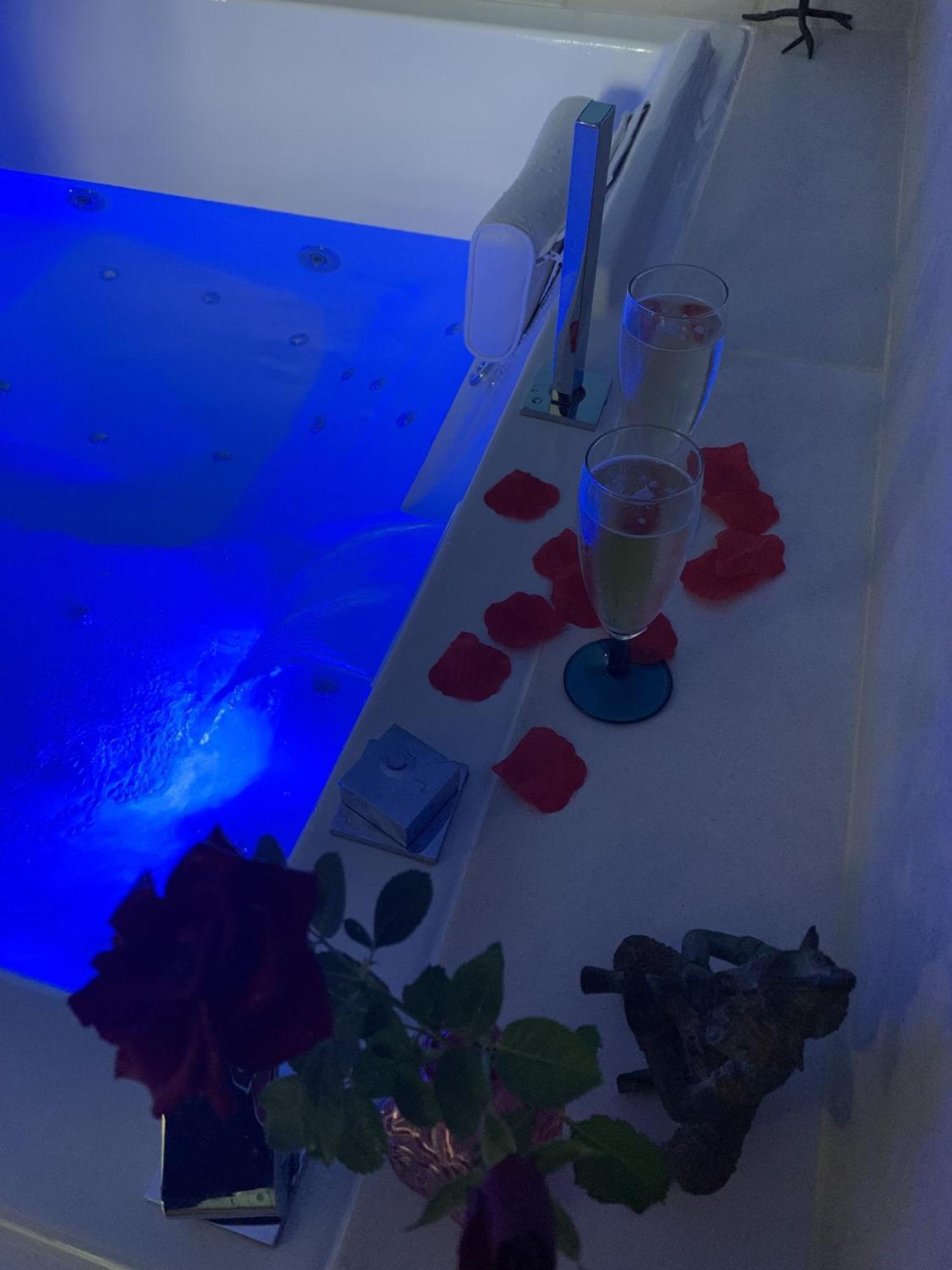 مبيت وإفطار ساليس Les Volets Violets الغرفة الصورة